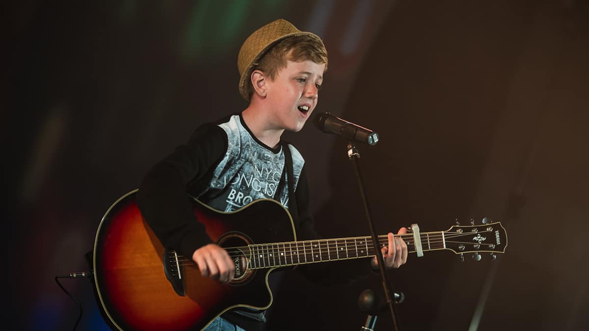 Britain's Got Talent star Henry Gallagher on Fun Kids! Fun Kids the
