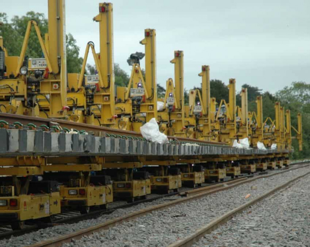 What are railway sleepers, how is train track laid, and what goes into