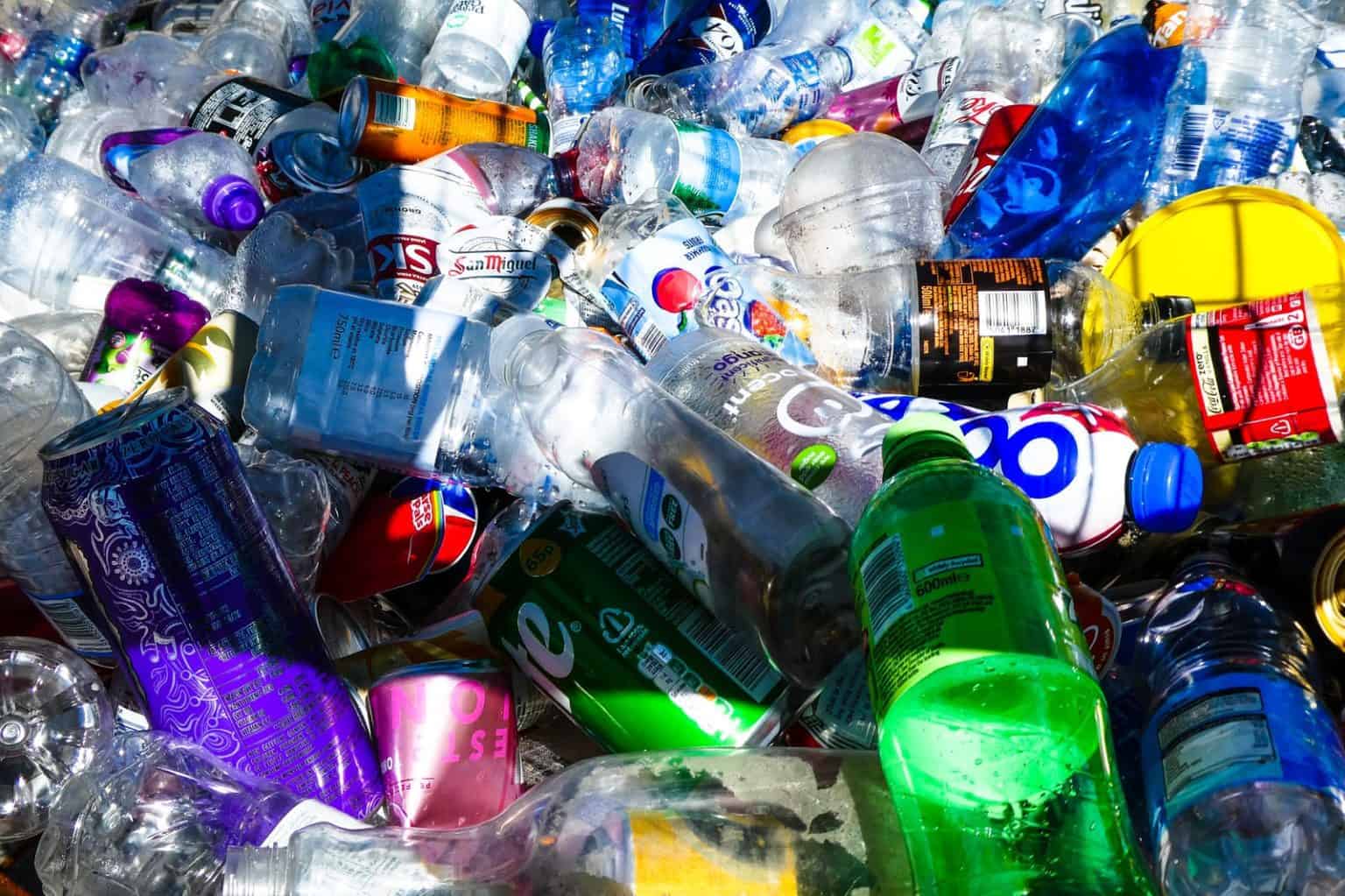 Top 10 Facts About Plastic! - Fun Kids - the UK's children's radio station